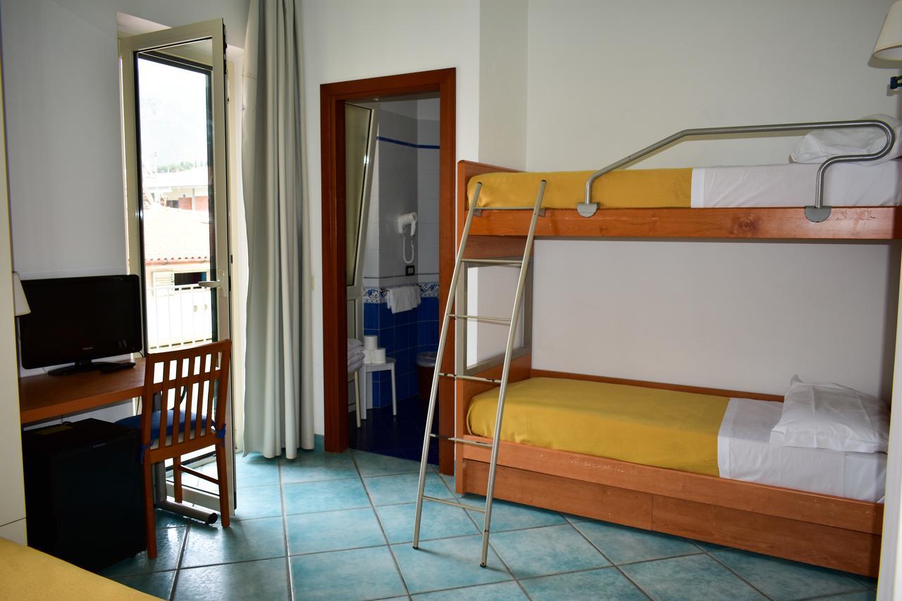 Hotel Amyclae Sperlonga Bagian luar foto