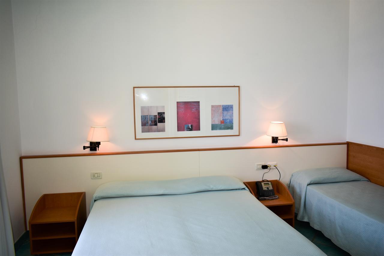 Hotel Amyclae Sperlonga Bagian luar foto