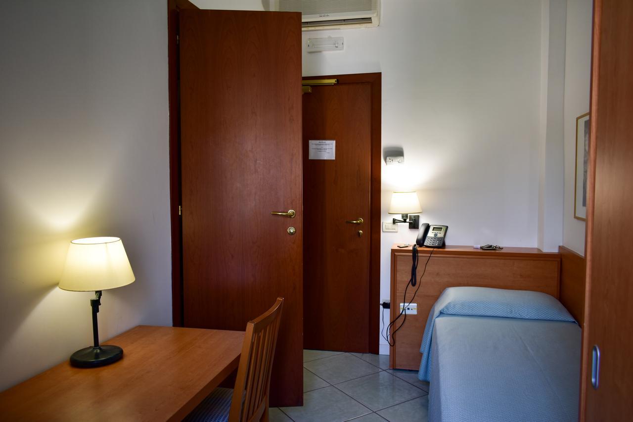 Hotel Amyclae Sperlonga Bagian luar foto